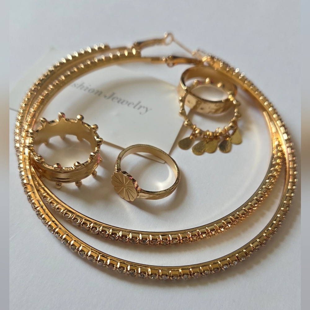Fashion Jewerly Gold-Tone Women's Jewelry Set - Elegant Hoop Bangles & 4 Rings